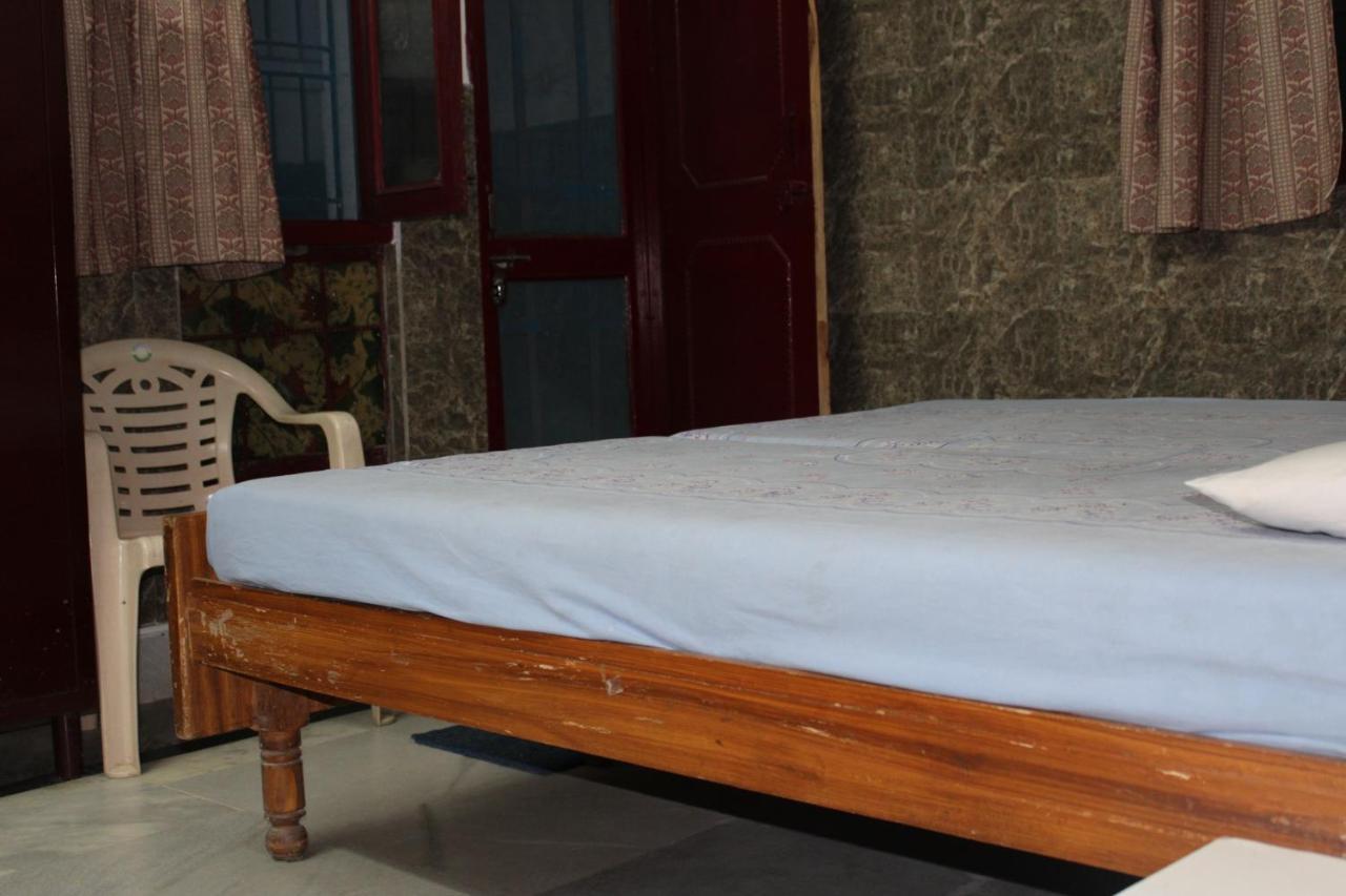 Laxmi Lodge Rishikesh Exterior photo