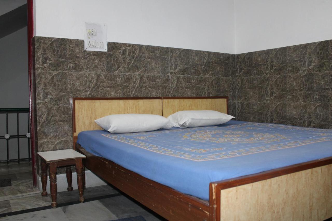 Laxmi Lodge Rishikesh Exterior photo